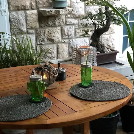 בית הארחה Flower House - Lapad