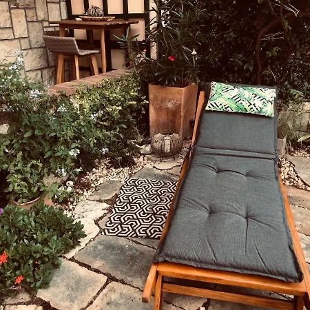 Flower House - Lapad ゲストハウス